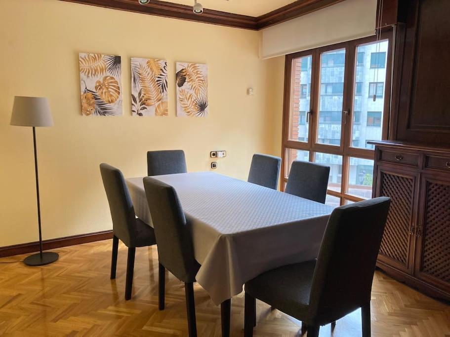 Centrico Apartamento De 2 Habitaciones By Bebalmy Οβιέδο Εξωτερικό φωτογραφία