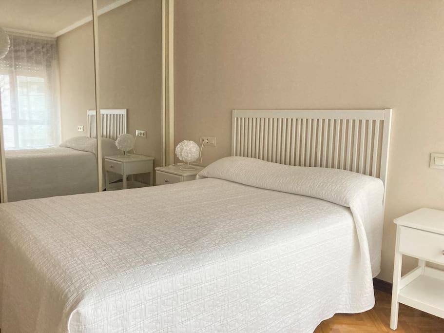 Centrico Apartamento De 2 Habitaciones By Bebalmy Οβιέδο Εξωτερικό φωτογραφία
